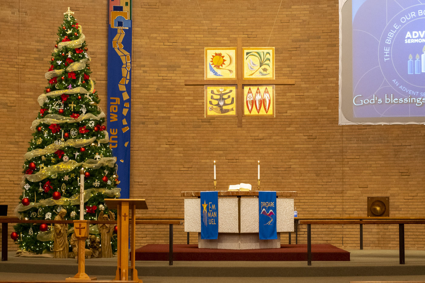 Read more about the article Christmas Decorating at Zion